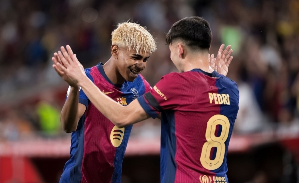 皇马狂喜？据西媒报道，梅西将介入巴萨2026年选...