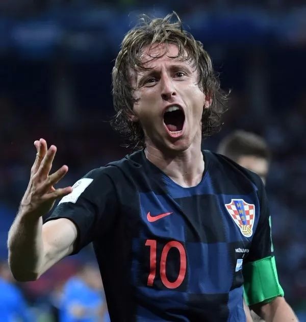 闫炳良：落后的时候没有放弃，希望伤员早日康复打好最后一场