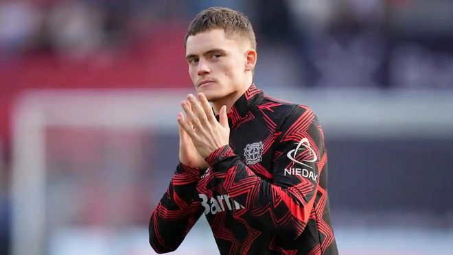 赫内斯：孔帕尼有两三个优点，他只谈论足球不给记者提供素材